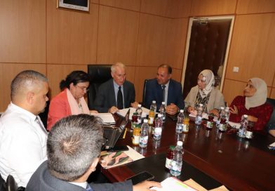 اجتماع هام مع إطارات الجامعة بكليةالحقوق